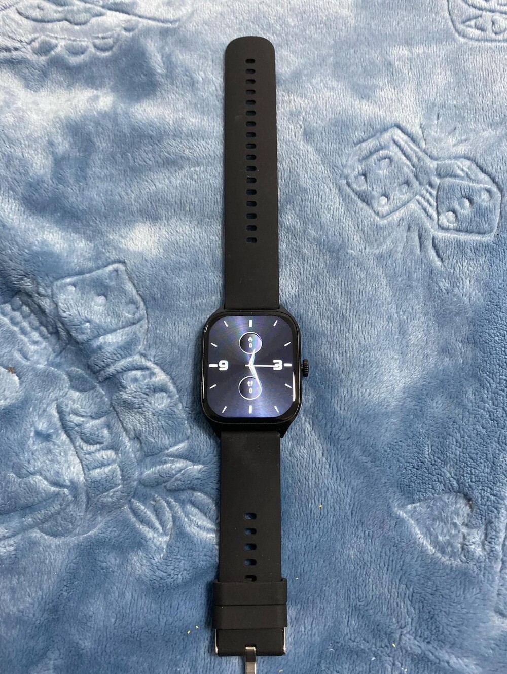 Black Smartwatch with Black Silicone Band - Classic Digital Watch